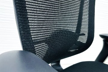 コンテッサチェア 中古 2017年製 オカムラ Contessa 可動肘 中古オフィス家具 事務椅子 エグゼクティブチェア ブラック の画像