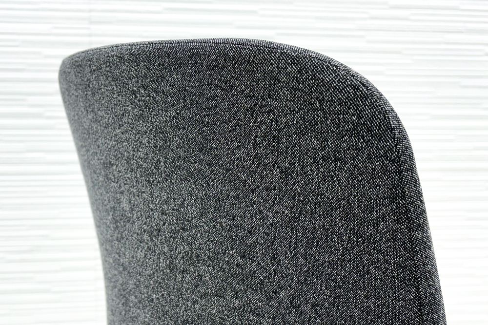 オカムラ ライブス エントリー 中古 2021年製 ミーティングチェア 多目的チェア Lives Entry 中古オフィス家具 ダークグレーの画像