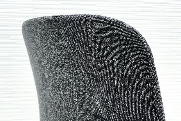 オカムラ ライブス エントリー 中古 2021年製 ミーティングチェア 多目的チェア Lives Entry 中古オフィス家具 ダークグレーの画像