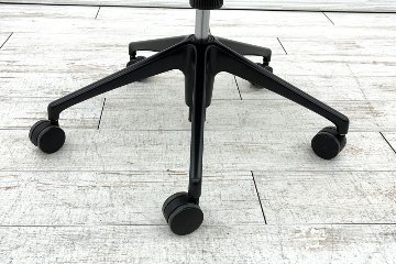 オカムラ ライブス エントリー 中古 2021年製 ミーティングチェア 多目的チェア Lives Entry 中古オフィス家具 ダークグレーの画像