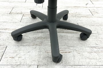 オカムラ ビラージュ 中古 肘無 ローバック 事務椅子 中古オフィス家具 ネイビーの画像