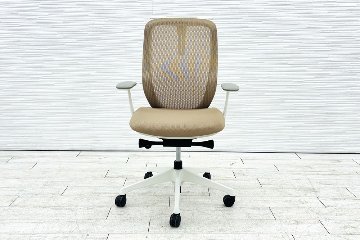 オカムラ シルフィーチェア 中古 2014年製 ハイバック 固定肘 Sylphy 中古オフィス家具 ベージュ ハンガー付きの画像