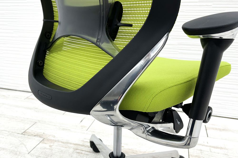 バロンチェア オカムラ 2018年製 中古 Baron 中古オフィス家具 ポリッシュフレーム メッシュ ハイバック ランバーサポート ライムグリーンの画像