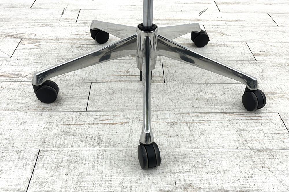 バロンチェア オカムラ 2018年製 中古 Baron 中古オフィス家具 ポリッシュフレーム メッシュ ハイバック ランバーサポート ライムグリーンの画像