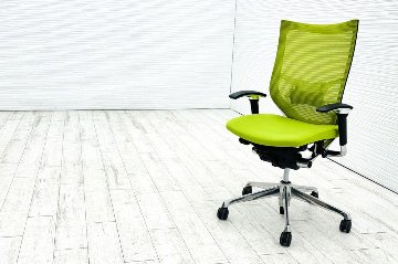 バロンチェア オカムラ 2018年製 中古 Baron 中古オフィス家具 ポリッシュフレーム メッシュ ハイバック ランバーサポート ライムグリーンの画像