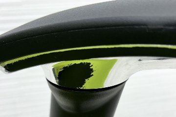 バロンチェア オカムラ 2018年製 中古 Baron 中古オフィス家具 ポリッシュフレーム メッシュ ハイバック ランバーサポート ライムグリーンの画像