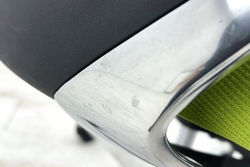 バロンチェア オカムラ 2018年製 中古 Baron 中古オフィス家具 ポリッシュフレーム メッシュ ハイバック ランバーサポート ライムグリーンの画像