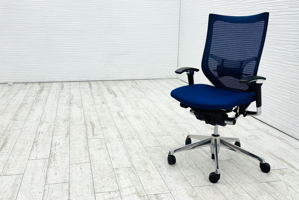バロンチェア オカムラ 2018年製 中古 メッシュチェア Baron 中古オフィス家具 ハイバック ランバーサポート ミディアムブルーの画像
