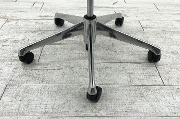 バロンチェア オカムラ 2018年製 中古 メッシュチェア Baron 中古オフィス家具 ハイバック ランバーサポート ミディアムブルーの画像