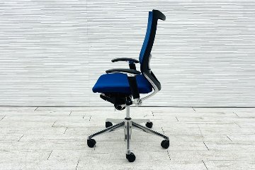 バロンチェア オカムラ 2018年製 中古 メッシュチェア Baron 中古オフィス家具 ハイバック ランバーサポート ミディアムブルーの画像