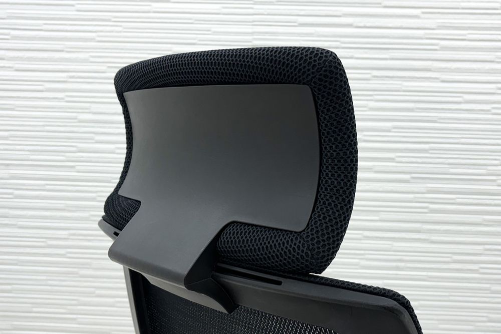 コクヨ エアフォート 中古 AIR FORT KOKUYO 背メッシュ 座クッション 可動肘 中古オフィス家具 ヘッドレスト付きの画像