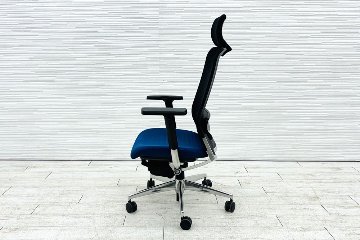 コクヨ エアフォート 中古 AIR FORT KOKUYO 背メッシュ 座クッション 可動肘 中古オフィス家具 ヘッドレスト付きの画像