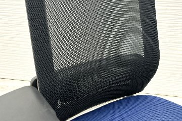コクヨ エアフォート 中古 AIR FORT KOKUYO 背メッシュ 座クッション 可動肘 中古オフィス家具 ヘッドレスト付きの画像