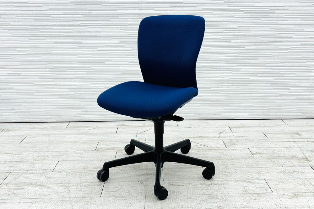 オカムラ スラートチェア 中古 sulato ローバック 肘無チェア 中古オフィス家具 中古オフィスチェア ミディアムブルーの画像