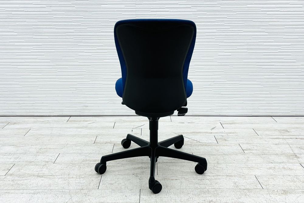 オカムラ スラートチェア 中古 sulato ローバック 肘無チェア 中古オフィス家具 中古オフィスチェア ミディアムブルーの画像