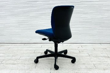 オカムラ スラートチェア 中古 sulato ローバック 肘無チェア 中古オフィス家具 中古オフィスチェア ミディアムブルーの画像