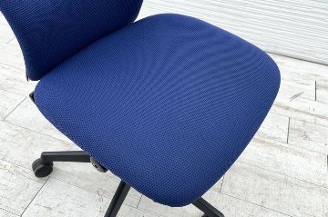 オカムラ スラートチェア 中古 sulato ローバック 肘無チェア 中古オフィス家具 中古オフィスチェア ミディアムブルーの画像