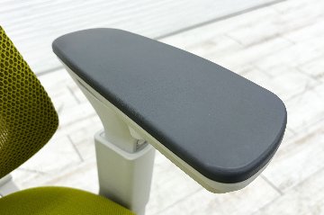 コクヨ デュオラチェア 中古 2018年製 KOKUYO Duora クッション 可動肘 中古オフィス家具 グリーンの画像