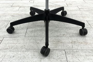 コクヨ デュオラチェア 中古 2018年製 KOKUYO Duora クッション 可動肘 中古オフィス家具 グリーンの画像