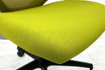 コクヨ デュオラチェア 中古 2018年製 KOKUYO Duora クッション 可動肘 中古オフィス家具 グリーンの画像