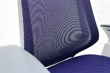 コクヨ デュオラチェア 中古 2018年製 KOKUYO Duora クッション 可動肘 中古オフィス家具 パープルの画像
