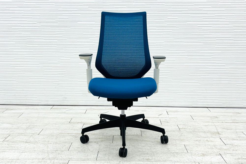 コクヨ デュオラチェア 中古 2018年製 KOKUYO Duora クッション 可動肘 中古オフィス家具 ブルーの画像