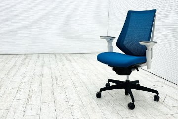コクヨ デュオラチェア 中古 2018年製 KOKUYO Duora クッション 可動肘 中古オフィス家具 ブルーの画像