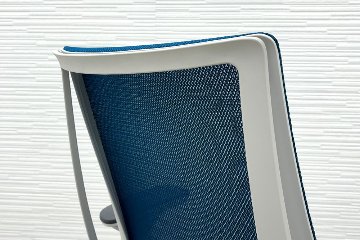 コクヨ デュオラチェア 中古 2018年製 KOKUYO Duora クッション 可動肘 中古オフィス家具 ブルーの画像