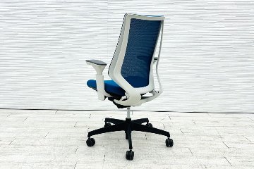 コクヨ デュオラチェア 中古 2018年製 KOKUYO Duora クッション 可動肘 中古オフィス家具 ブルーの画像