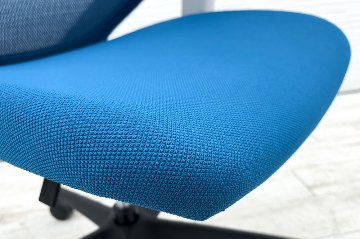 コクヨ デュオラチェア 中古 2018年製 KOKUYO Duora クッション 可動肘 中古オフィス家具 ブルーの画像