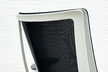 コクヨ デュオラチェア 中古 2018年製 KOKUYO Duora クッション 可動肘 中古オフィス家具 ブラックの画像
