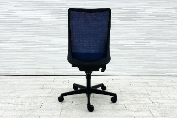 フルーエントチェア 2017年製 中古 オカムラ Fluent 中古オフィス家具 オフィスチェア クッション ハイバック 肘無 ミディアムブルーの画像