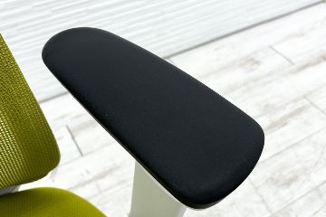 コクヨ ミトラチェア 2021年製 中古 KOKUYO Mitra2 ミトラ2 背メッシュ 可動肘 中古事務椅子 中古オフィス家具 ライトオリーブの画像