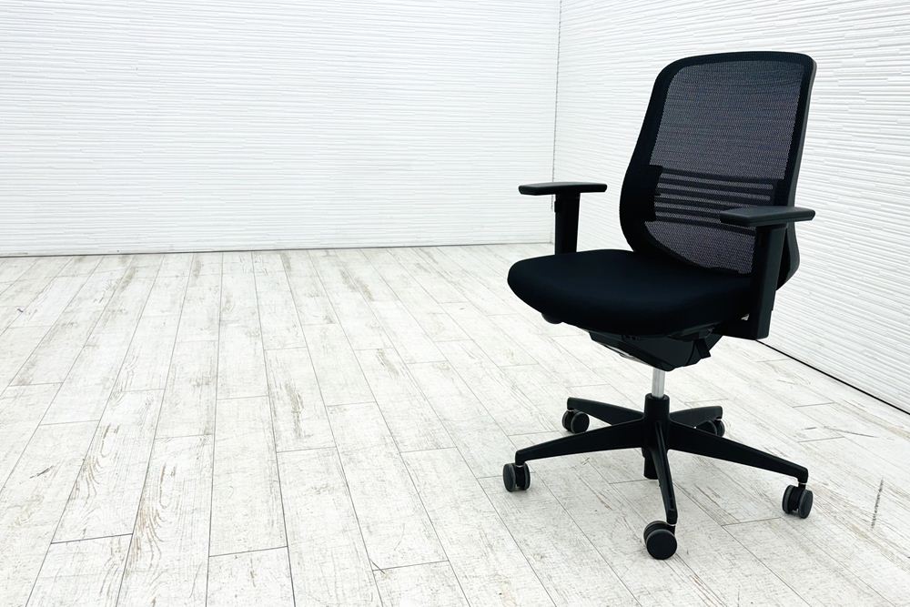 コクヨ シロッコチェア 中古 2017年製 Scirocco(シロッコ)シリーズ 可動肘 KOKUYO 中古オフィス家具 ブラックの画像