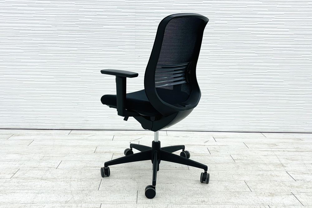 コクヨ シロッコチェア 中古 2017年製 Scirocco(シロッコ)シリーズ 可動肘 KOKUYO 中古オフィス家具 ブラックの画像