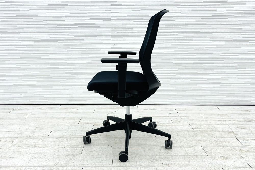 コクヨ シロッコチェア 中古 2017年製 Scirocco(シロッコ)シリーズ 可動肘 KOKUYO 中古オフィス家具 ブラックの画像