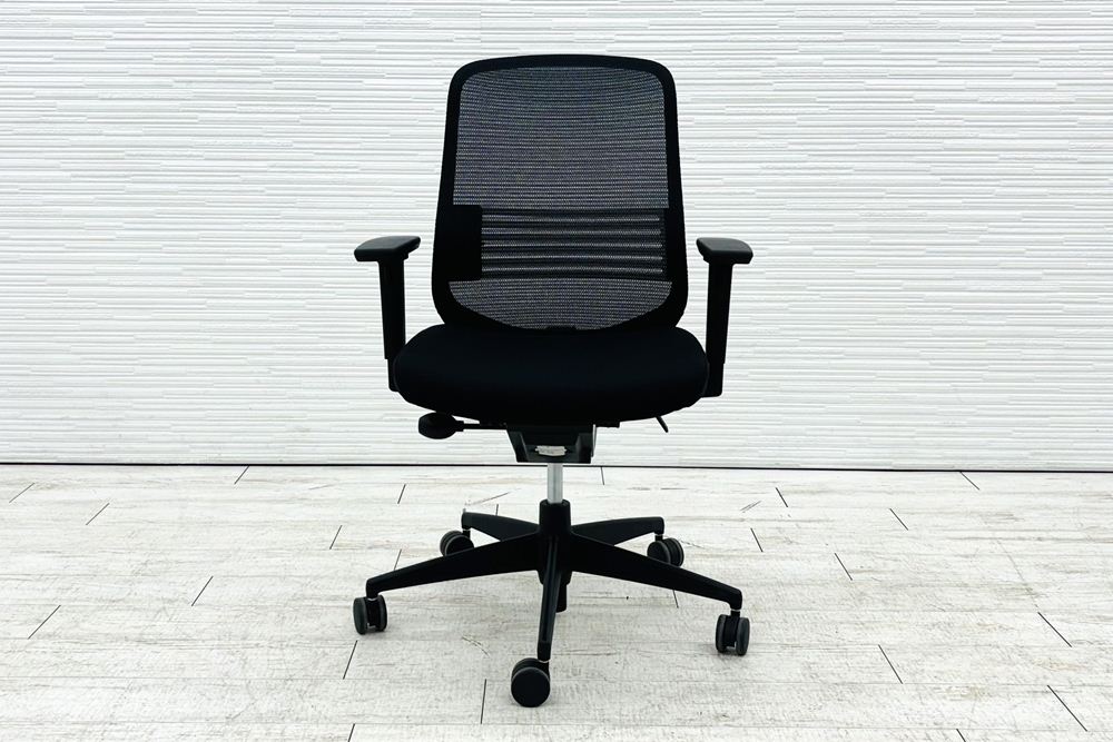 コクヨ シロッコチェア 中古 2017年製 Scirocco(シロッコ)シリーズ 可動肘 KOKUYO 中古オフィス家具 ブラックの画像