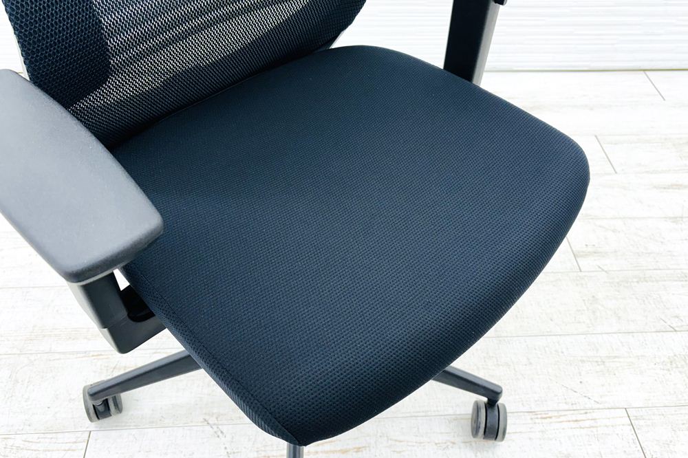 コクヨ シロッコチェア 中古 2017年製 Scirocco(シロッコ)シリーズ 可動肘 KOKUYO 中古オフィス家具 ブラックの画像