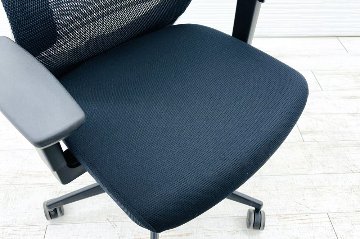 コクヨ シロッコチェア 中古 2017年製 Scirocco(シロッコ)シリーズ 可動肘 KOKUYO 中古オフィス家具 ブラックの画像