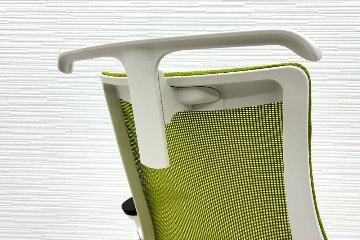 イトーキ エフチェア 2017年製 中古オフィスチェア クッション 可動肘 事務椅子 ITOKI 中古オフィス家具 KG-177JBH モスグリーンの画像