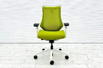 イトーキ エフチェア 2017年製 中古オフィスチェア クッション 可動肘 事務椅子 ITOKI 中古オフィス家具 KG-177JBH モスグリーンの画像