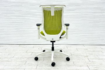 イトーキ エフチェア 2017年製 中古オフィスチェア クッション 可動肘 事務椅子 ITOKI 中古オフィス家具 KG-177JBH モスグリーンの画像