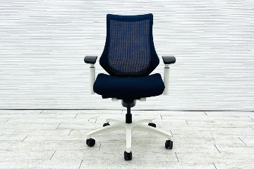 イトーキ エフチェア 2017年製 中古オフィスチェア クッション 可動肘 事務椅子 ITOKI 中古オフィス家具 KG-177JBH ネイビーブルーの画像