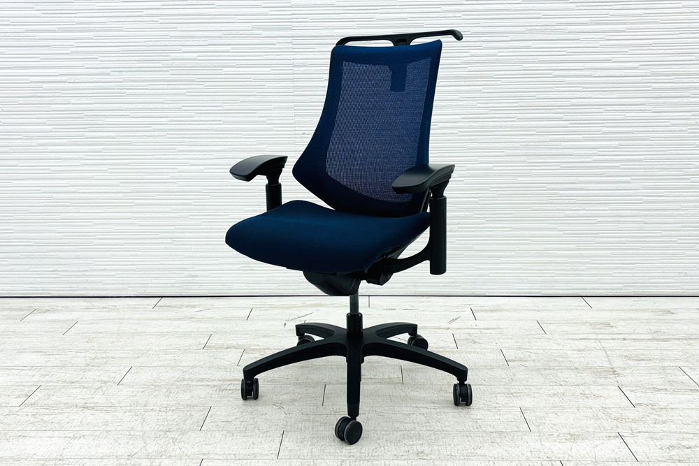 イトーキ エフチェア 2017年製 中古オフィスチェア クッション 可動肘 事務椅子 ITOKI 中古オフィス家具 ネイビーブルーの画像