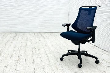 イトーキ エフチェア 2017年製 中古オフィスチェア クッション 可動肘 事務椅子 ITOKI 中古オフィス家具 ネイビーブルーの画像