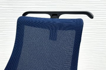 イトーキ エフチェア 2017年製 中古オフィスチェア クッション 可動肘 事務椅子 ITOKI 中古オフィス家具 ネイビーブルーの画像