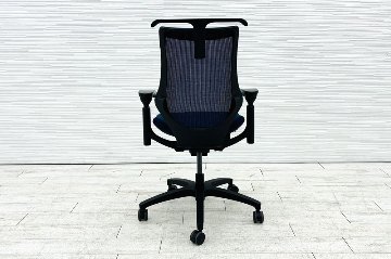 イトーキ エフチェア 2017年製 中古オフィスチェア クッション 可動肘 事務椅子 ITOKI 中古オフィス家具 ネイビーブルーの画像