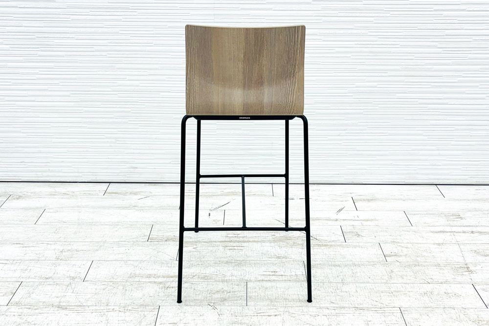 オカムラ スイープチェア 中古 sweep ミーティングチェア ハイチェア 中古オフィス家具 カフェチェア 多目的チェア L409BR-MW71 チョークドエルムの画像