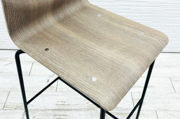 オカムラ スイープチェア 中古 sweep ミーティングチェア ハイチェア 中古オフィス家具 カフェチェア 多目的チェア L409BR-MW71 チョークドエルムの画像