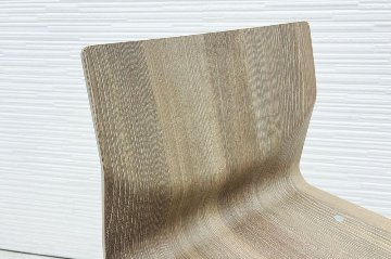 オカムラ スイープチェア 中古 sweep ミーティングチェア ハイチェア 中古オフィス家具 カフェチェア 多目的チェア L409BR-MW71 チョークドエルムの画像